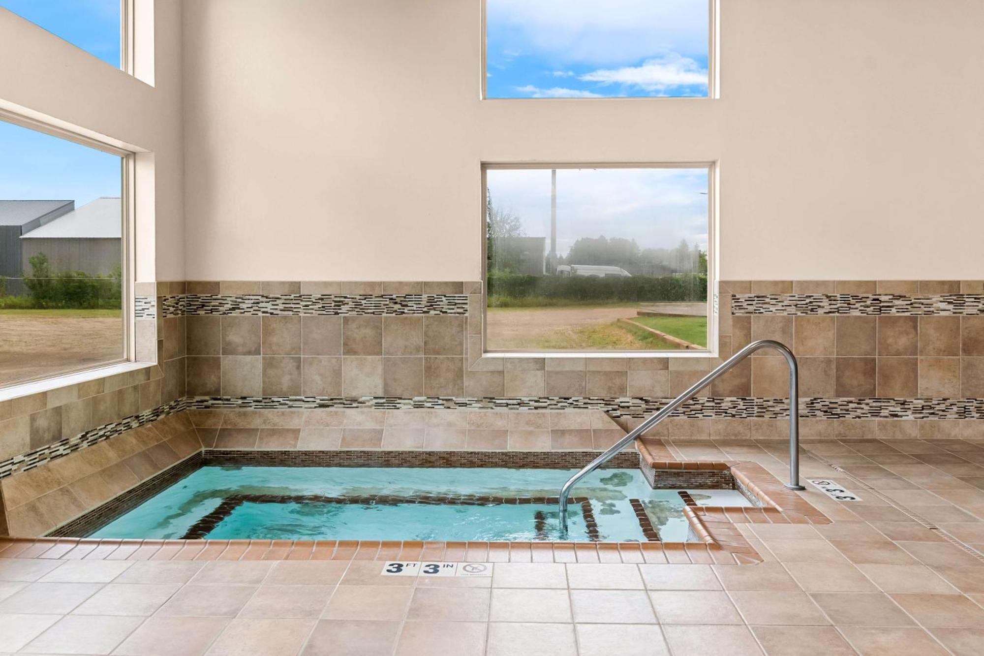 Heartland Inn & Suites, Surestay Collection By Best Western Park Rapids المظهر الخارجي الصورة