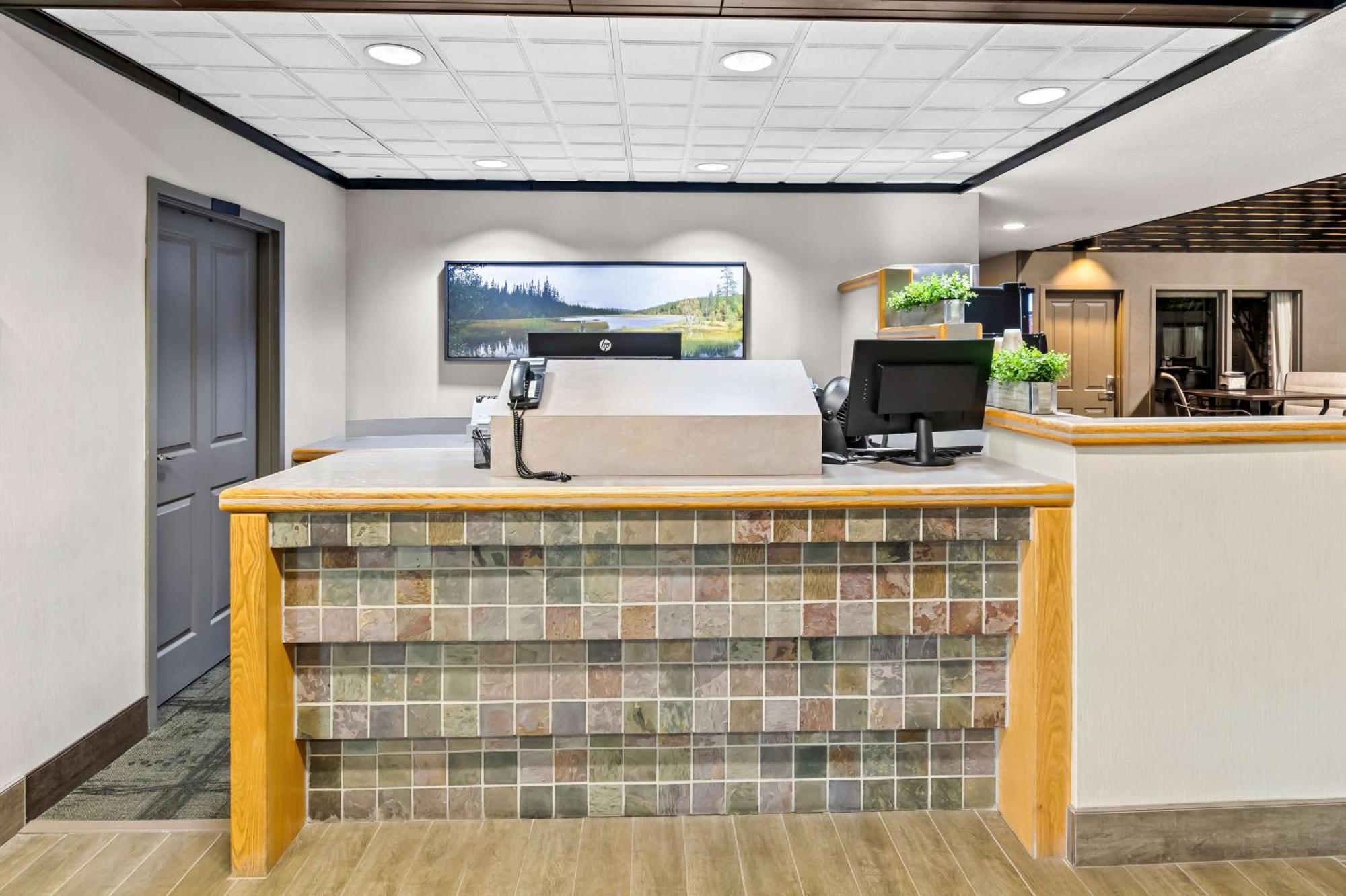 Heartland Inn & Suites, Surestay Collection By Best Western Park Rapids المظهر الخارجي الصورة